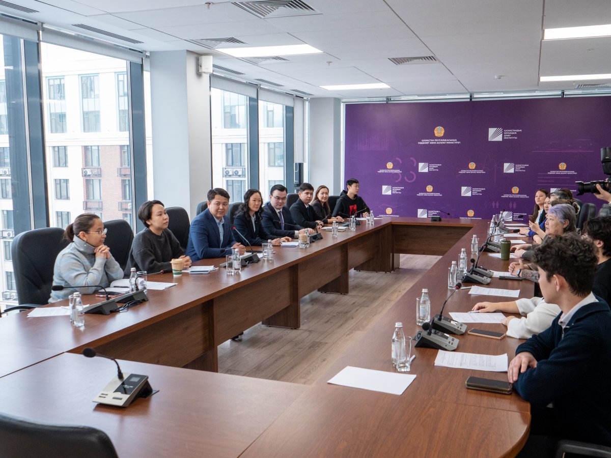 Национальная волонтерская сеть выступила с обращением в поддержку проекта новой Конституции