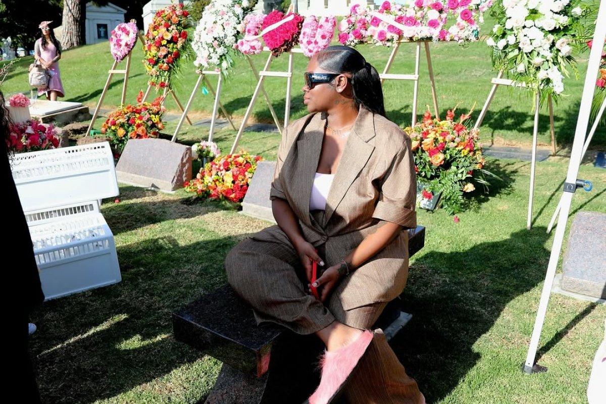 Дочь Snoop Dogg поделилась кадрами прощания с младенцем в соцсетях (ВИДЕО)