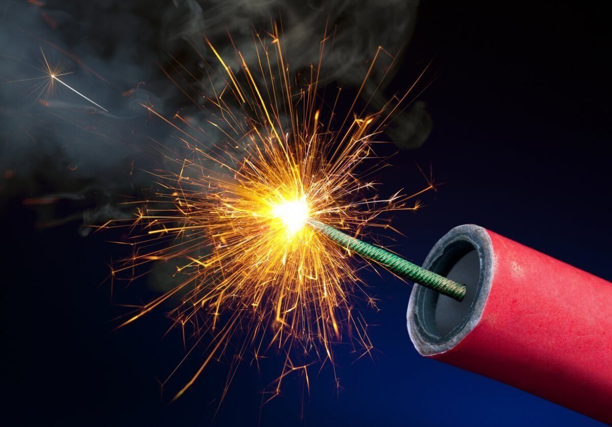 Пятерых парней наказали за ночной фейерверк в Актау (ВИДЕО)