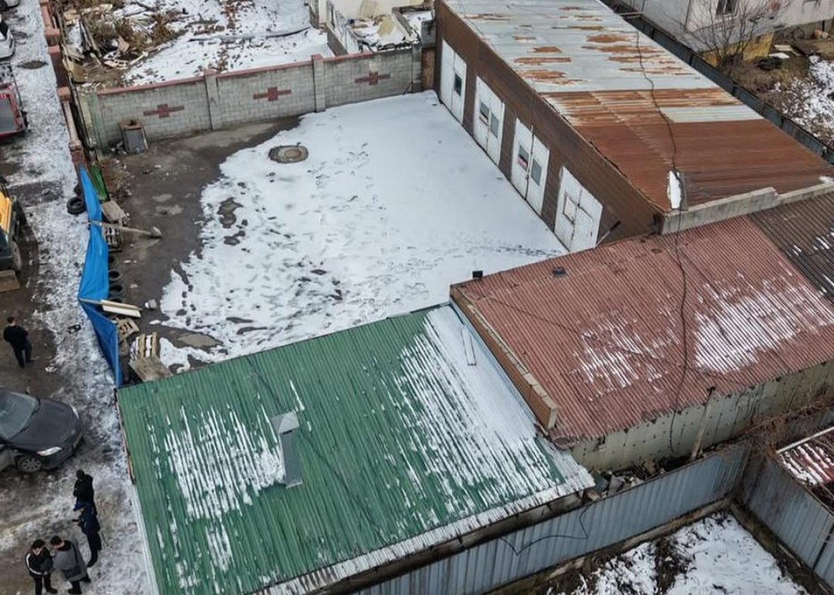 Незаконную автомойку снесли в Алматы (ВИДЕО)