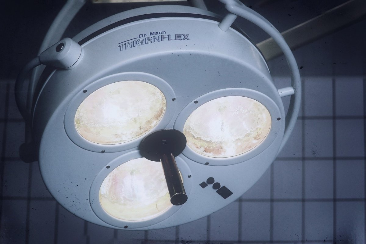 Раздавило трактором: врачи Акмолинской области семь часов собирали мужчину по частям