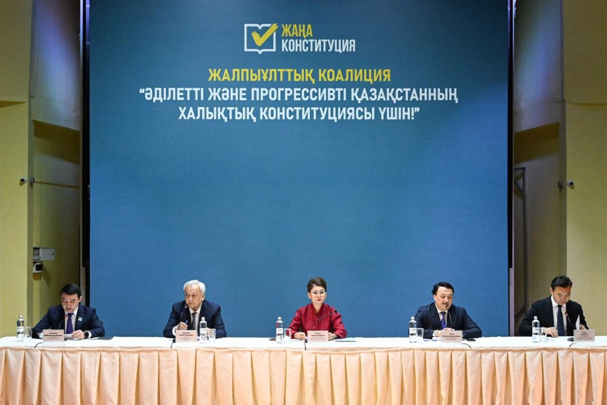 В Алматы члены Общенациональной коалиции "За Народную Конституцию Справедливого и Прогрессивного Казахстана!" встретились с представителями творческой интеллигенции