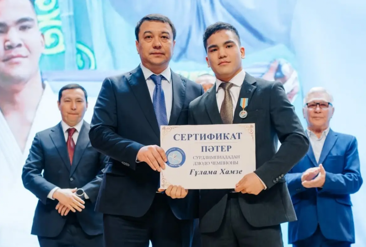 Чемпиону Сурдлимпиады подарили квартиру в Мангистау