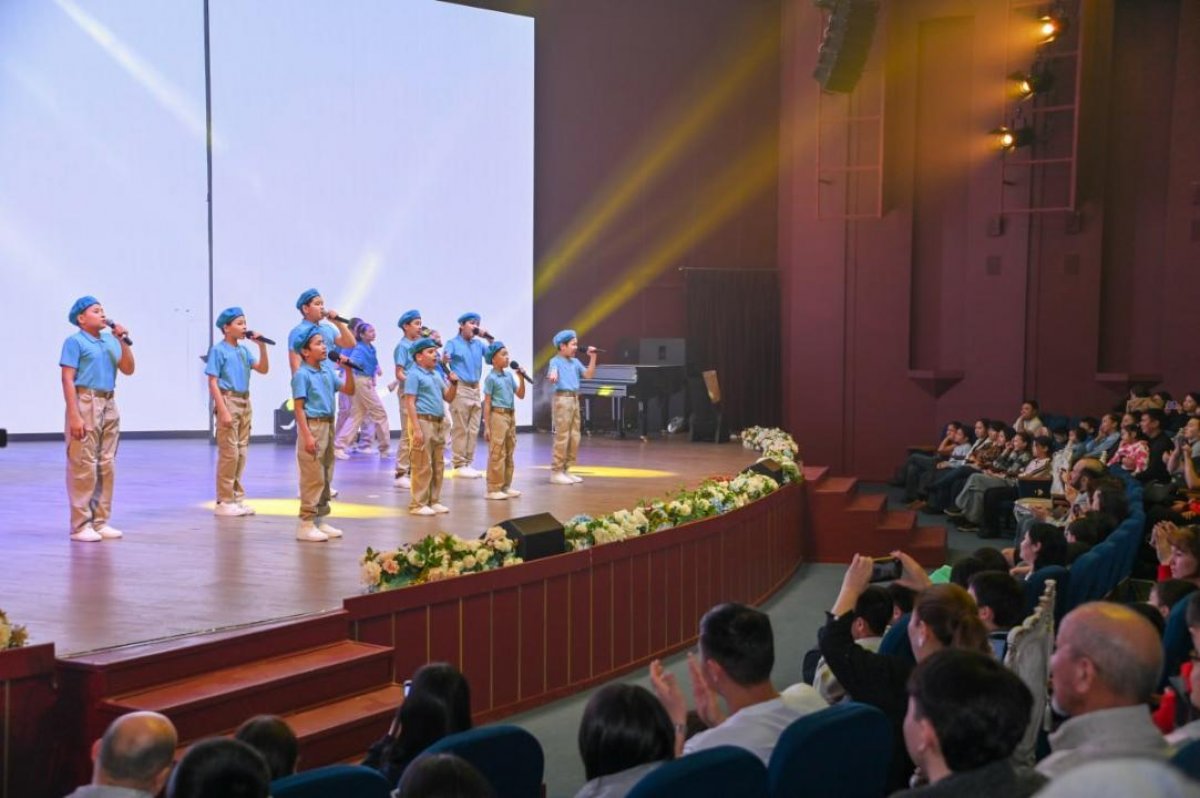 Отчетный концерт студии "Жас сарбаз" имени Нургисы Тлендиева состоялся в Астане