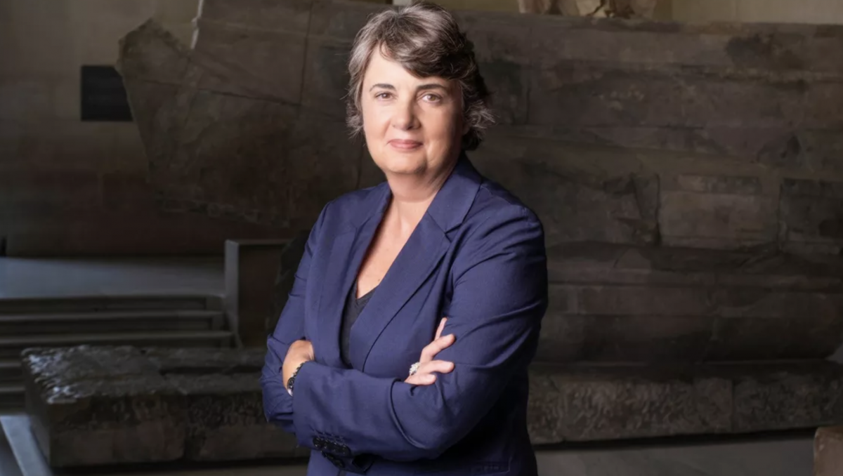 Глава Лувра ушла в отставку после скандального ограбления