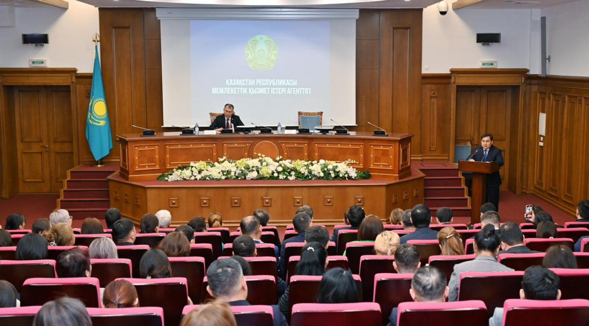 Председатель Агентства встретился с коллективом Министерства науки и высшего образования