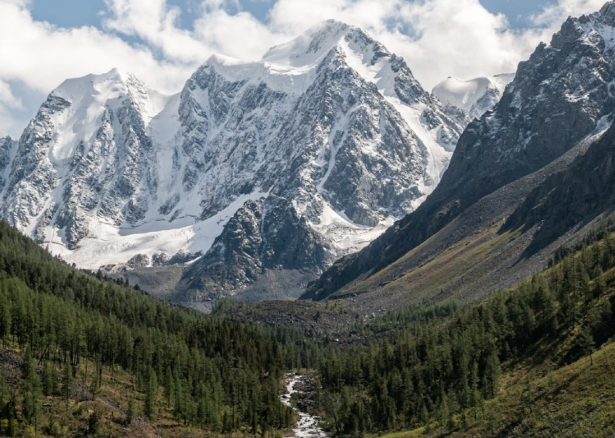 Алматинка извинилась за солнечную погоду перед жителями севера (ВИДЕО)