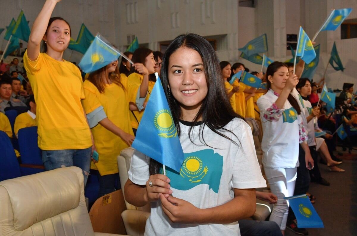 Стена благодарности и челленджи: как отметят праздник в Алматы