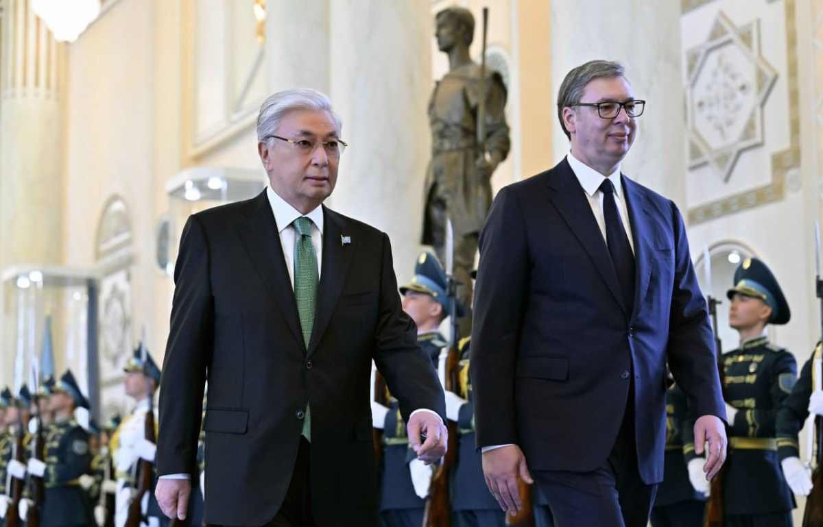 Президента Сербии торжественно встретили в Акорде