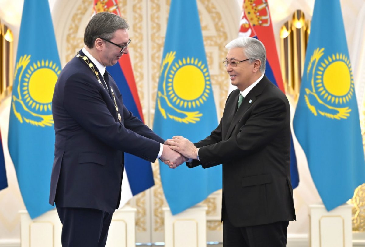 Токаев наградил Вучича орденом "Алтын Қыран"