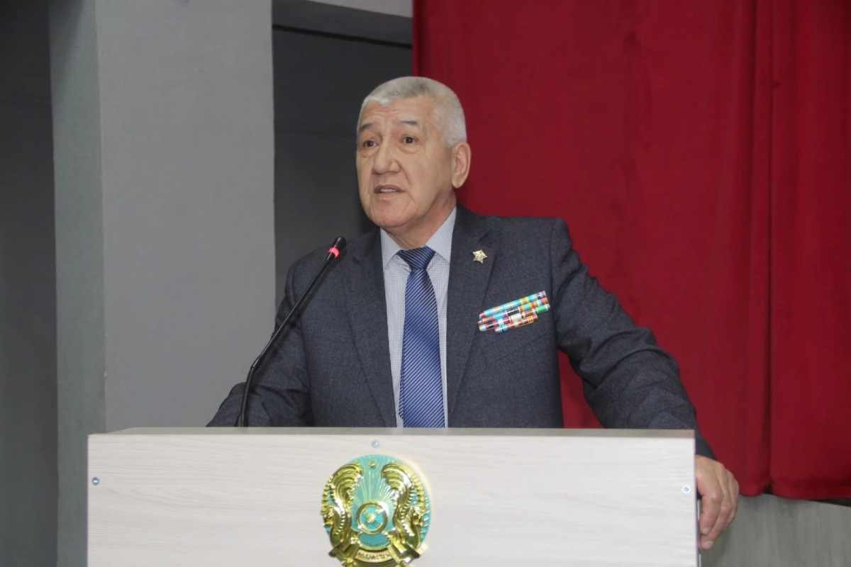 Ветеран Нацгвардии провел урок мужества в школе Усть-Каменогорска