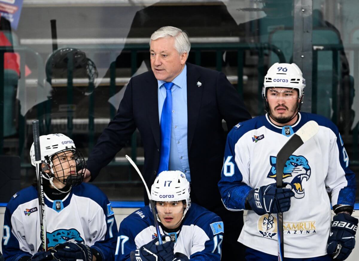 Наставник “Барыса” занял последнее место в рейтинге тренеров КХЛ