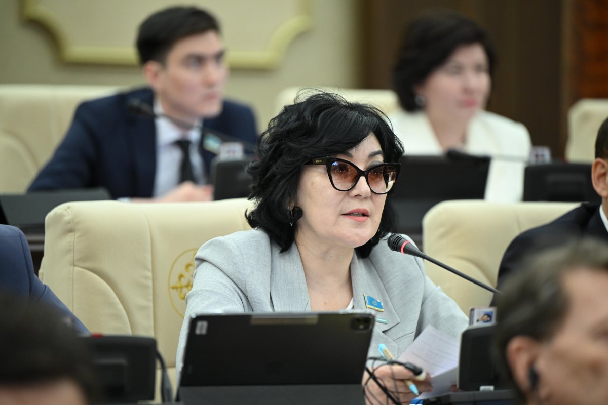 Невозможно смотреть без стыда: депутат Мажилиса сделала заявление о гибели 150 школьниц в Иране