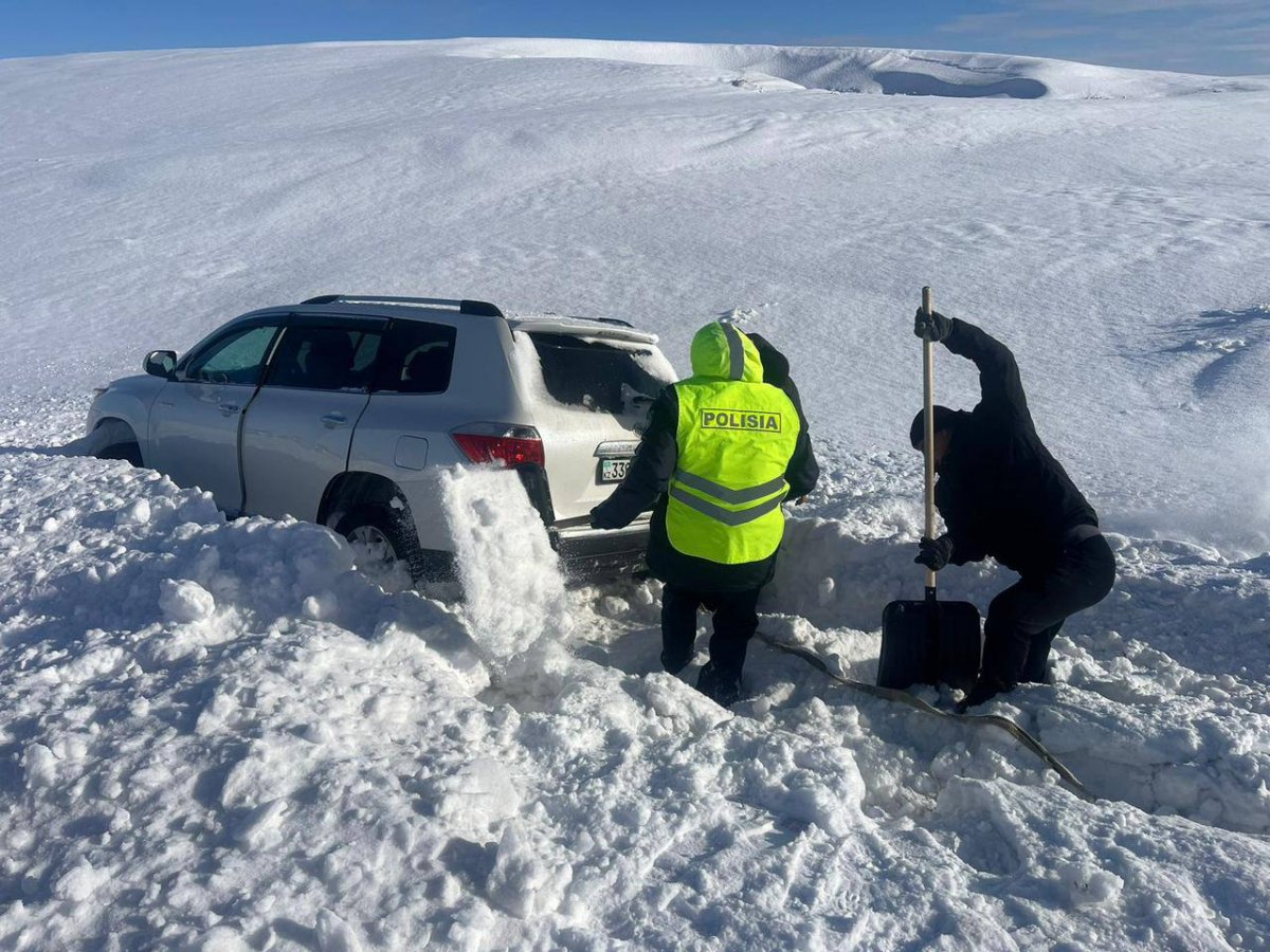 Автомобиль вылетел с дороги Омбы–Майкапшагай