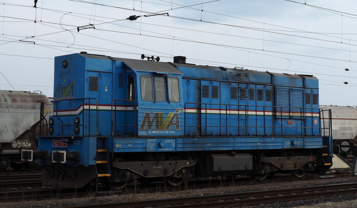 Локомотивы столкнулись во время маневровых работ в Жамбылской области