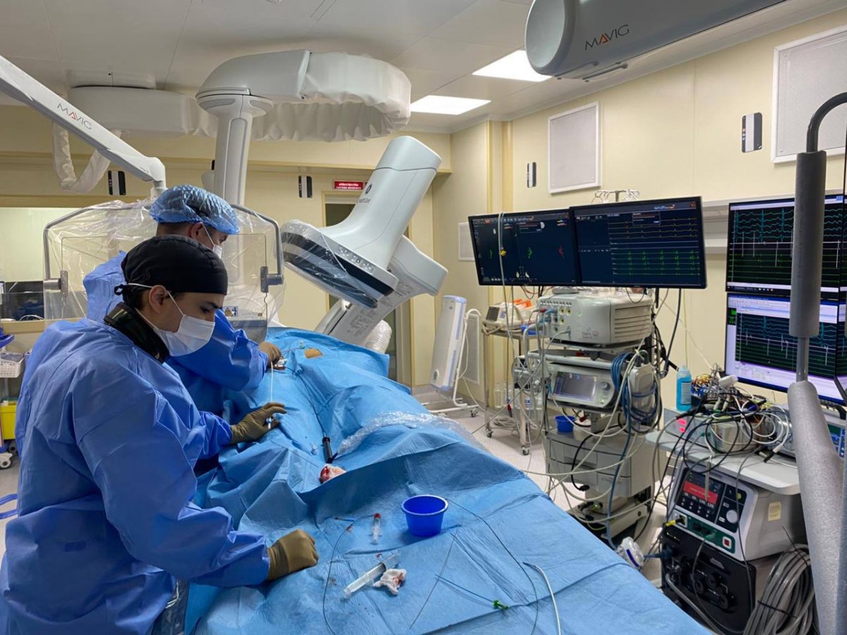 Врачи спасли 18-летнюю девушку от риска внезапной смерти в Алматы