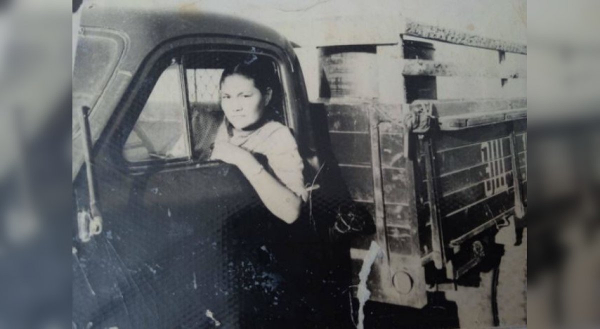 Закаленные километрами: жительница ВКО посвятила 30 лет работе водителем грузовика