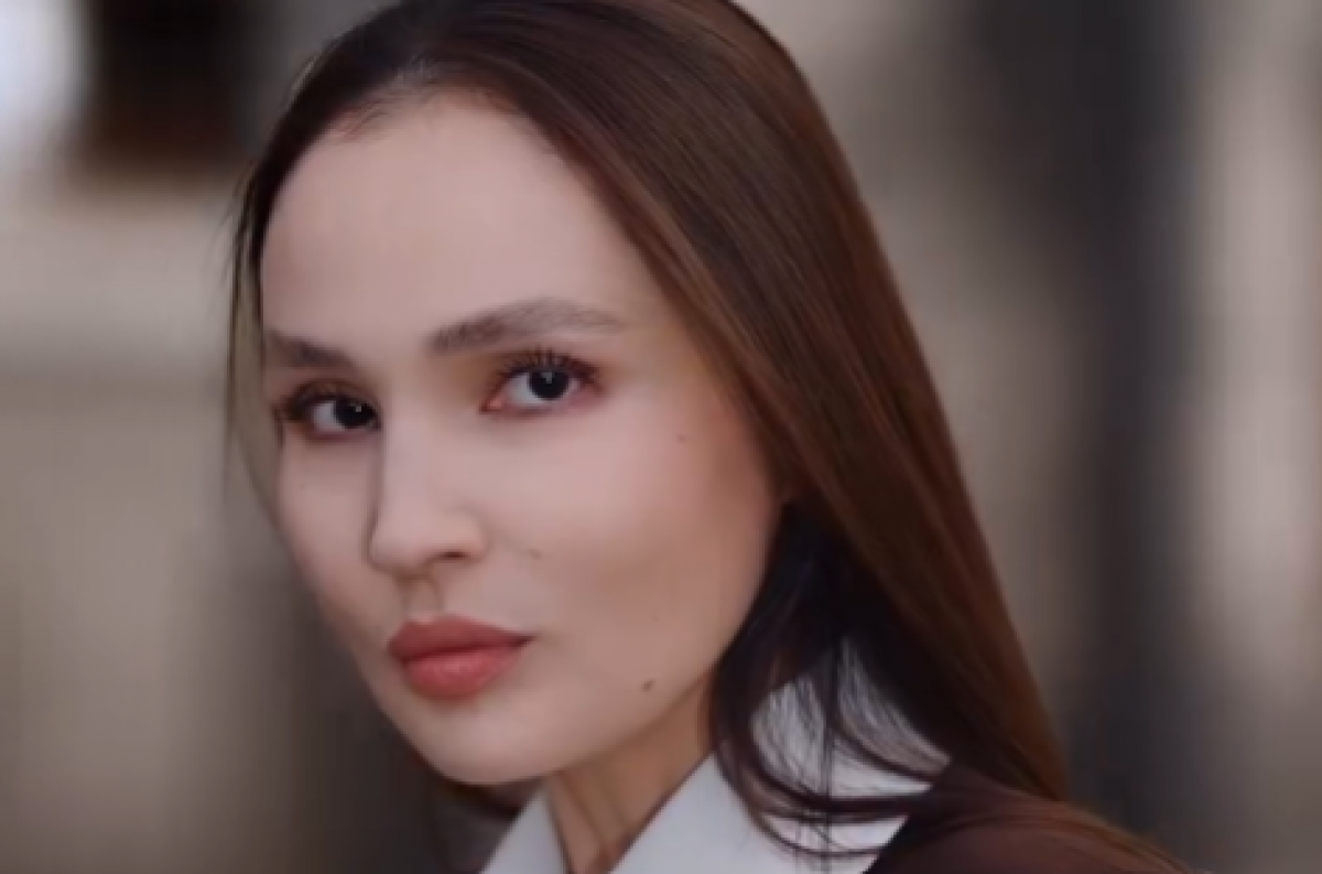 Акимат Алматы поздравил актрису Жулдыз Абдукаримову с 8 Марта