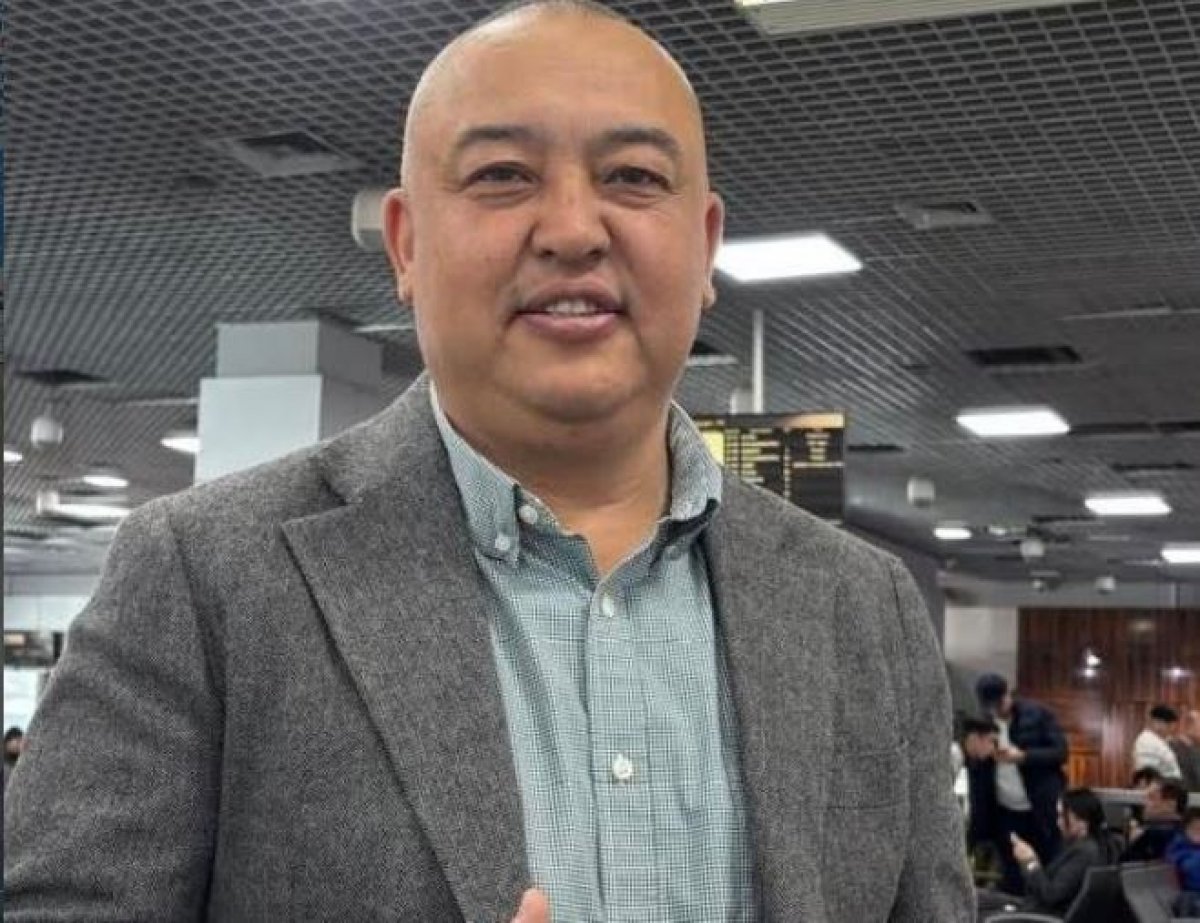 Казахстанский врач спас пассажира во время рейса Нью-Йорк – Ташкент