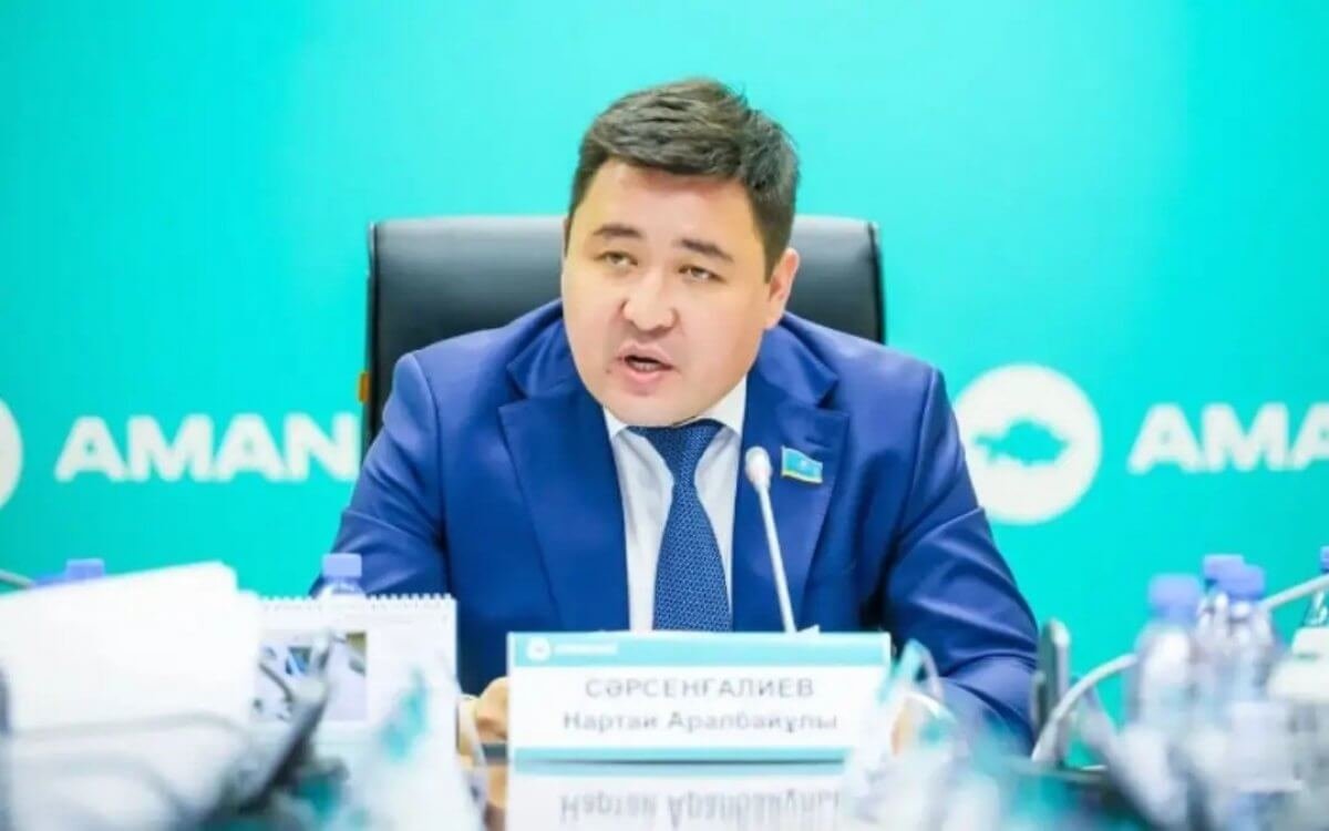 Президент является главным автором важнейших изменений в преамбуле Конституции - депутат Мажилиса