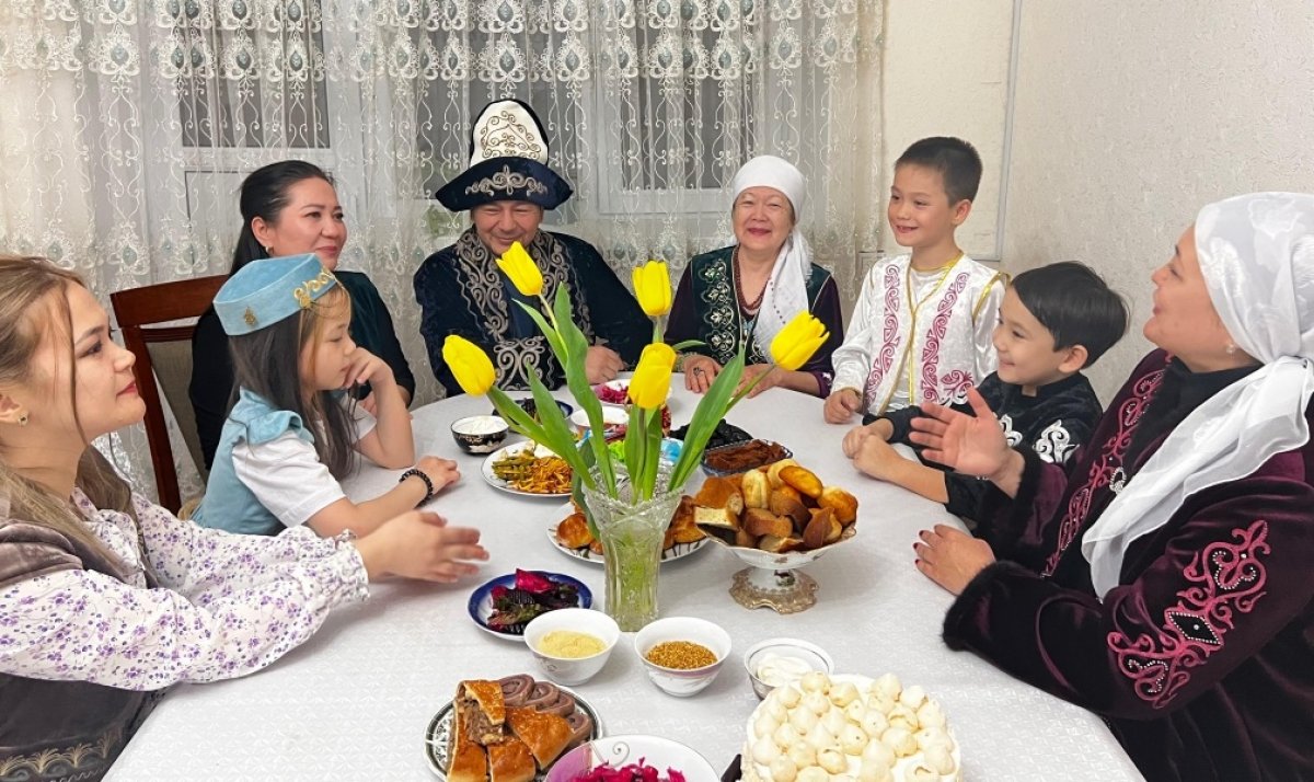 “Бір жасыңмен!”