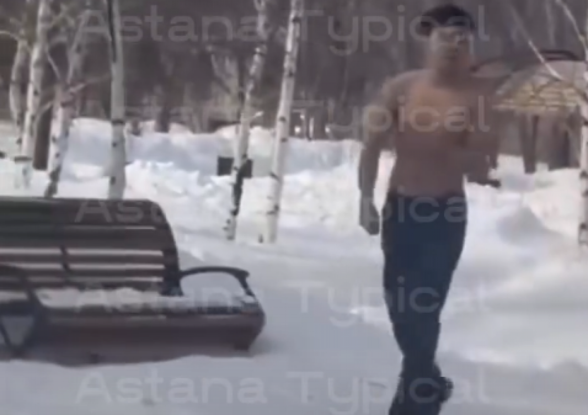 Мужчина с ножом бегал в Астане (ВИДЕО)