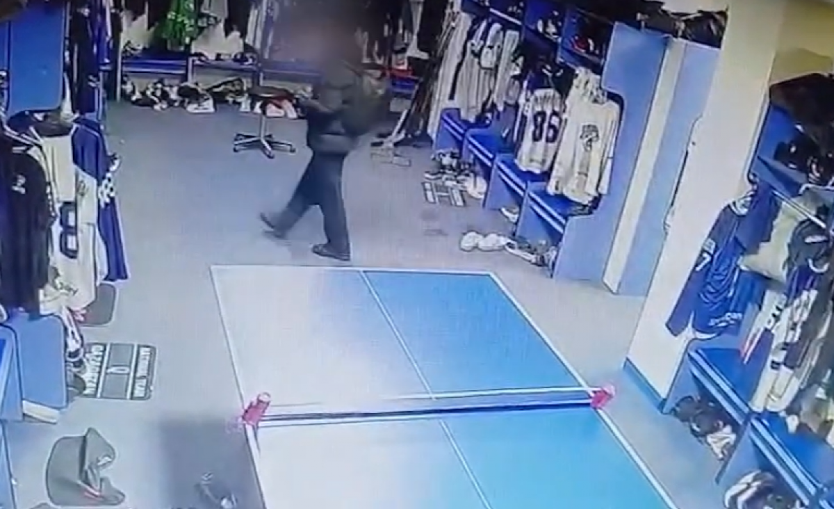 Хоккейный клуб обворовали в Астане (ВИДЕО)
