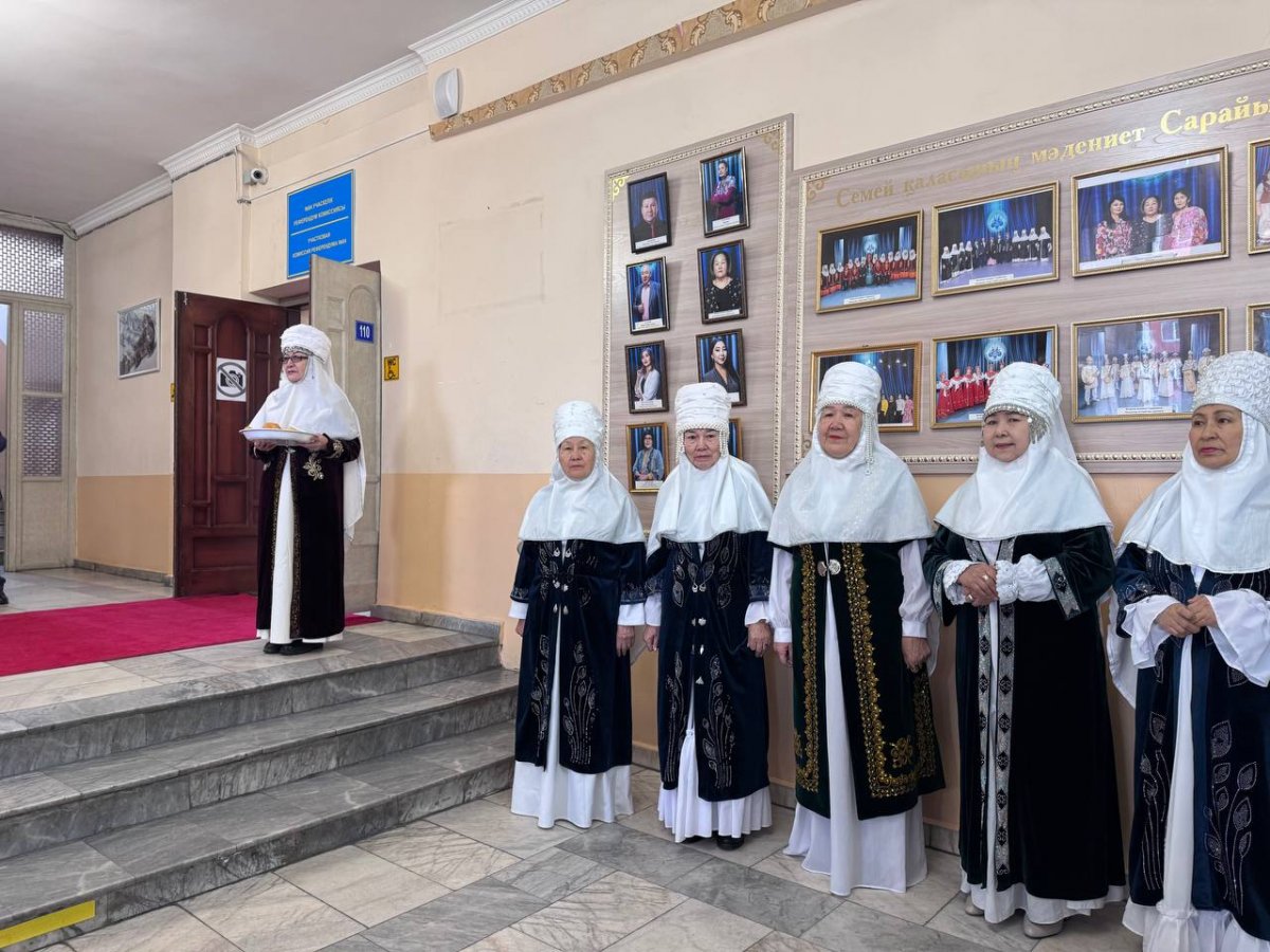 Участки для голосования на референдуме начали свою работу в Семее