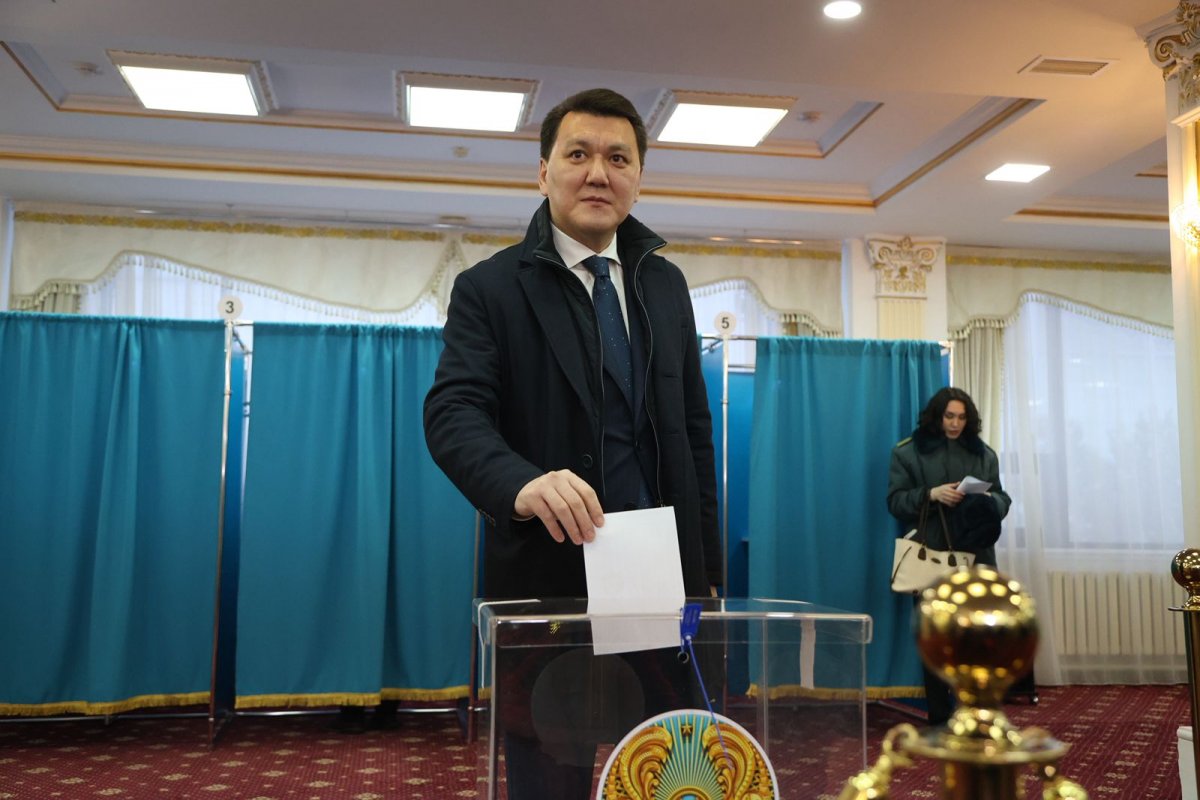 Казахстанцы принимают решение о выборе будущего страны – Ерлан Карин