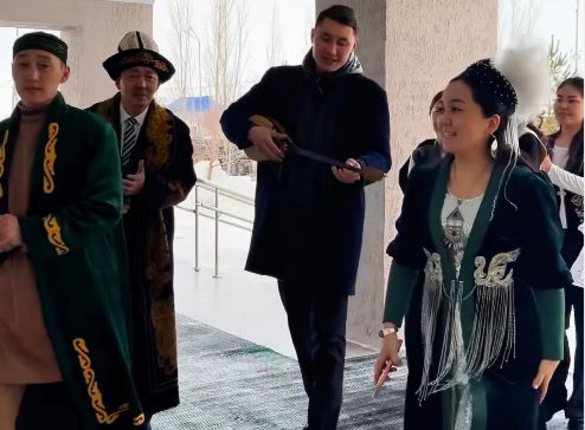 Тазша Бала и Алдар Косе проголосовали в Астане (ВИДЕО)