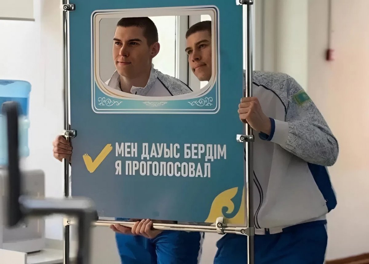 Сразу 13 пар близнецов пришли на референдум в Костанайской области