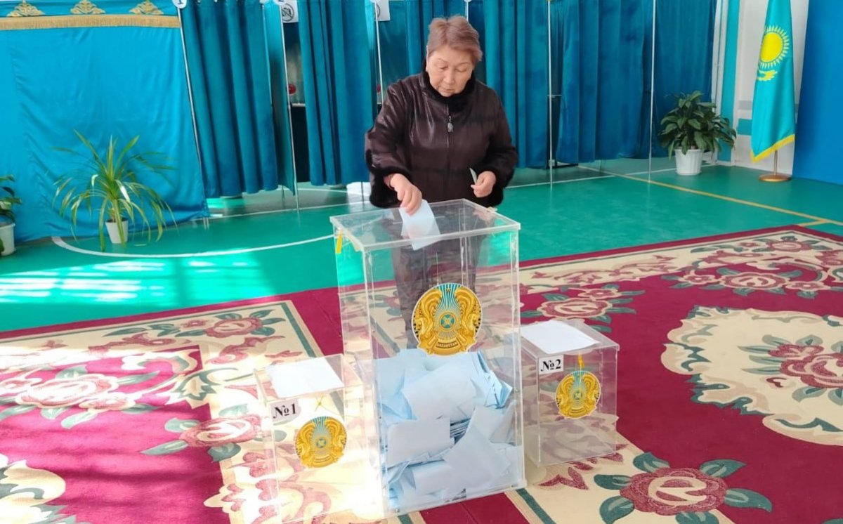 Конституция Нарбаева проголосовала на референдуме в Таразе (ВИДЕО)