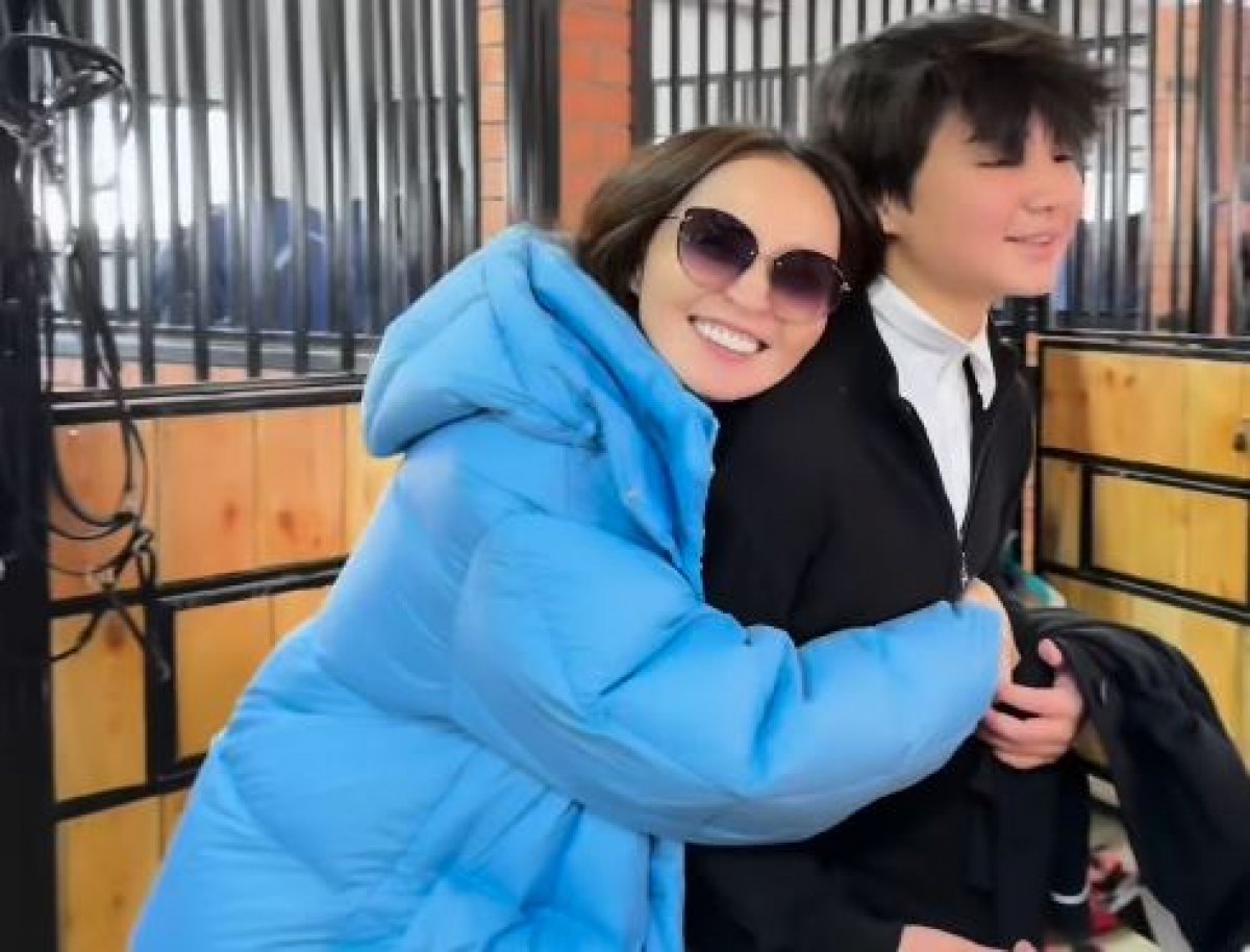Жулдыз Абдукаримова трогательно поздравила сына с 15-летием