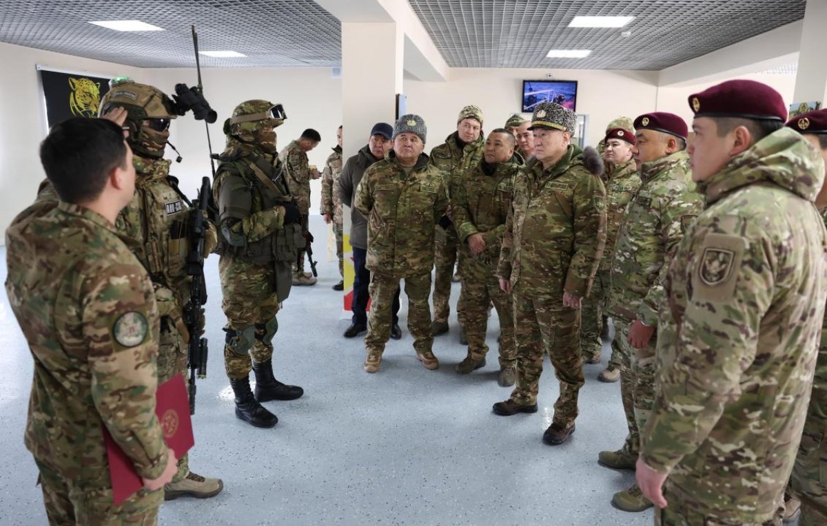 Министр обороны проверил воинские части Сил специальных операций в Астане