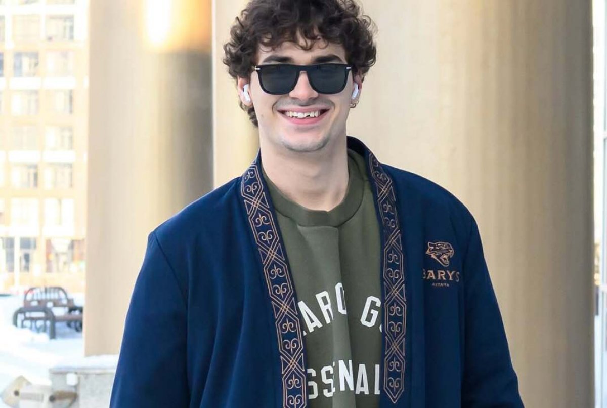 ХК "Барыс" порадовал фанатов стильными шапанами