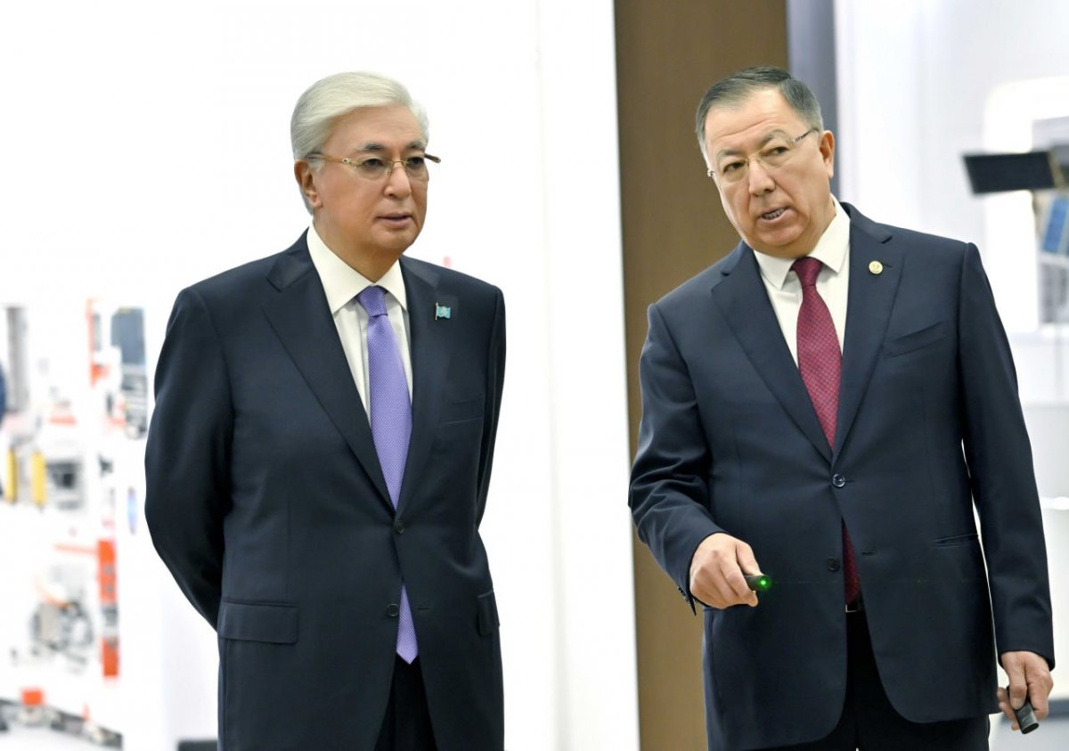 Токаеву показали работу Farabi Hub в КазНУ имени аль-Фараби