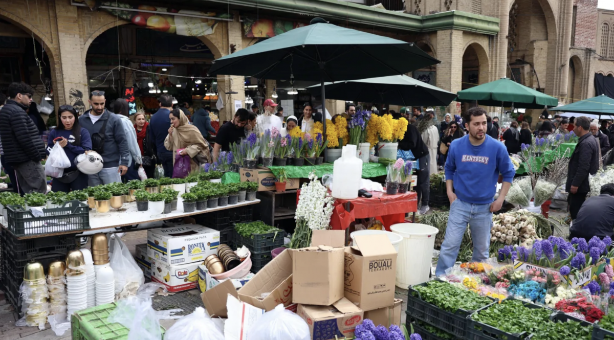 Иран пытается сохранить традиции Новруза в условиях войны