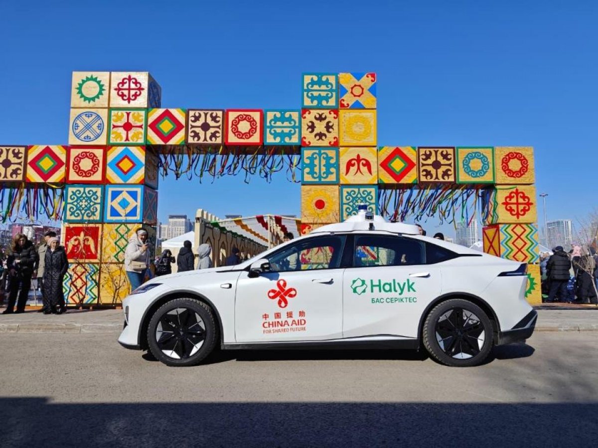 В Астане на Наурыз устроили заезд беспилотного автомобиля