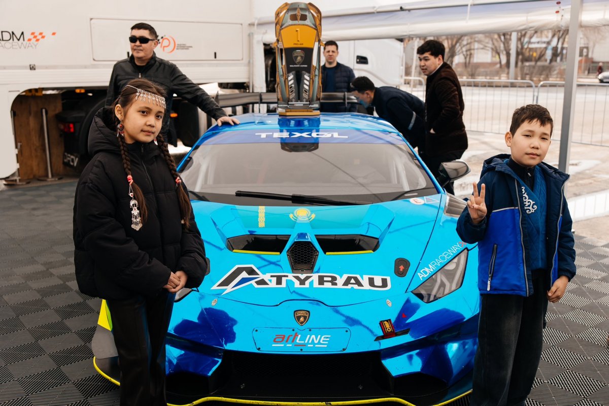 Суперкар Lamborghini Huracan привезли в Атырау из Европы