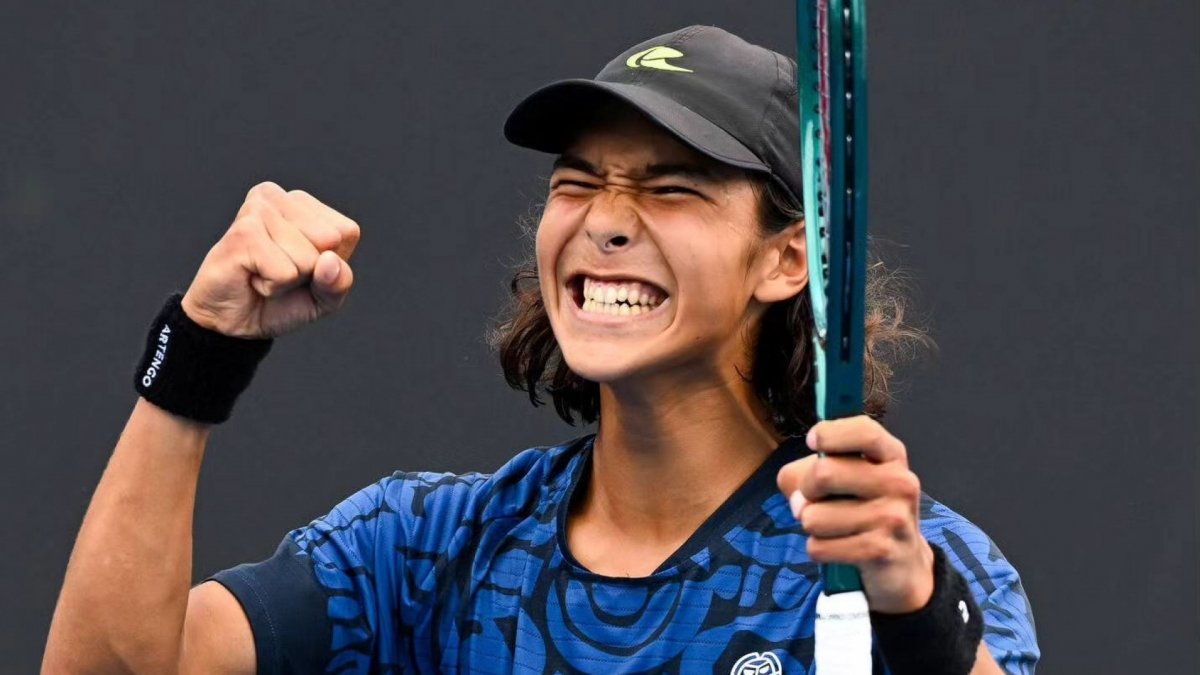 18-летний казахстанский теннисист стал победителем турнира ITF M15 в Тунисе