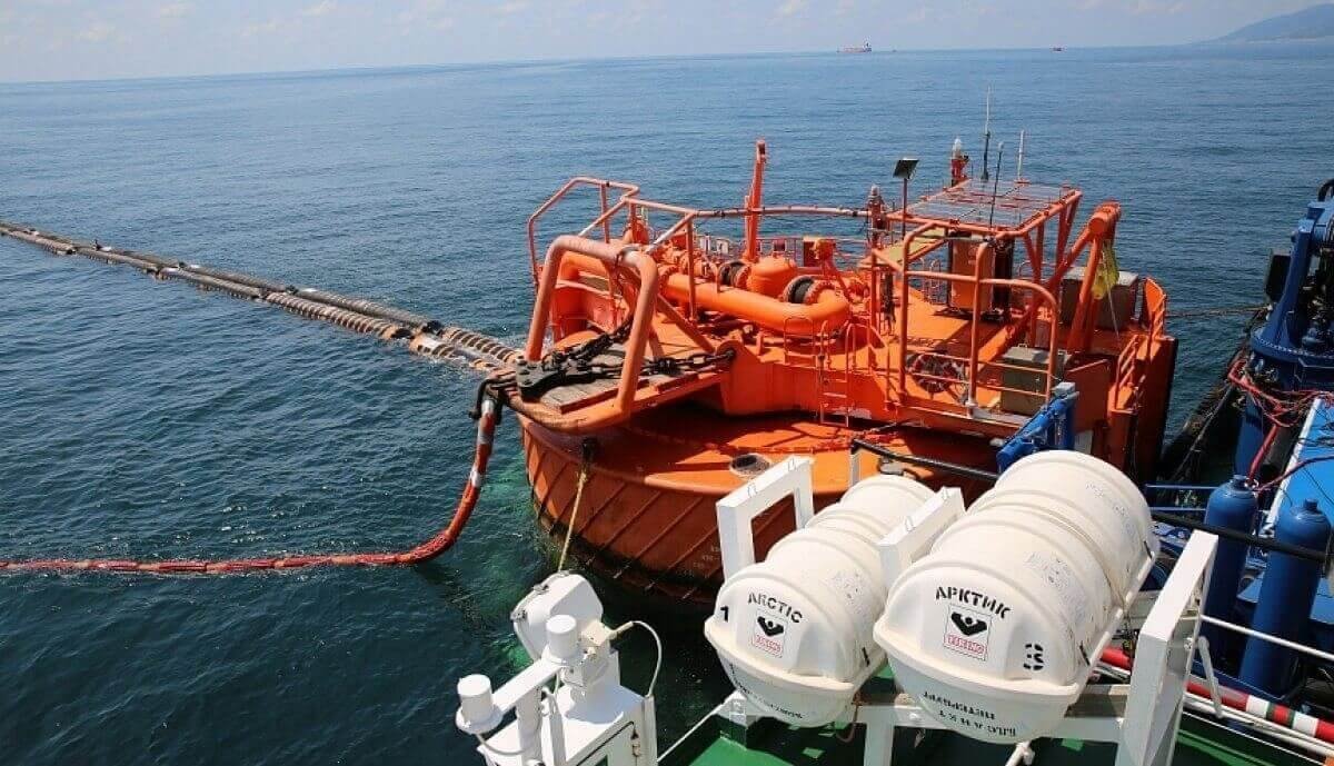 Казахстан выигрывает от роста цен на нефть - министр энергетики