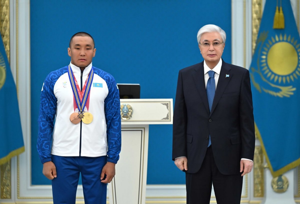 Ербол Хамитов и тренеры получили высшие награды за паралимпийские достижения