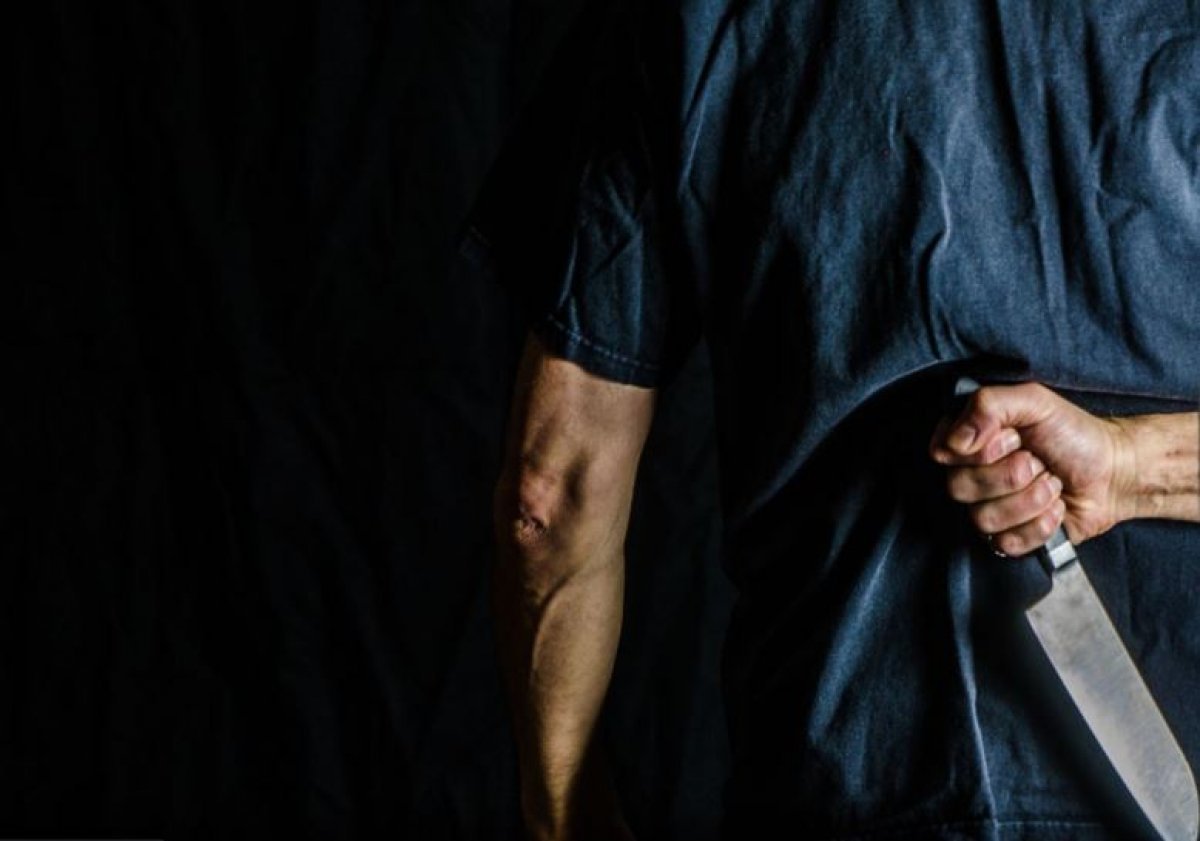 Казахстанец избил и порезал детей ножом в Мангистау