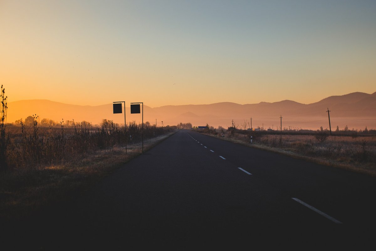 Автотранспорт на участке Павлодар - граница РФ временно не курсирует