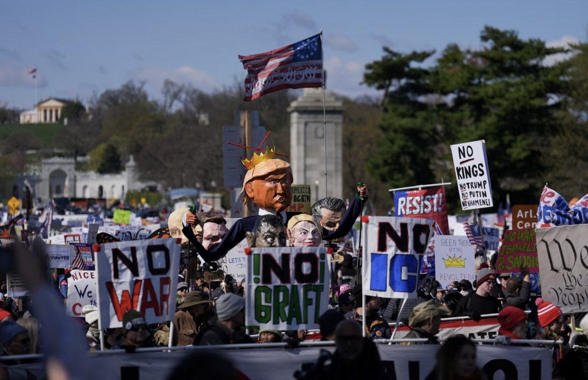 США накрыла новая волна протестов против Трампа