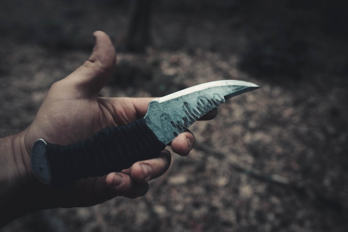 19-летний сельчанин зарезал отчима из-за замечания в Омской области