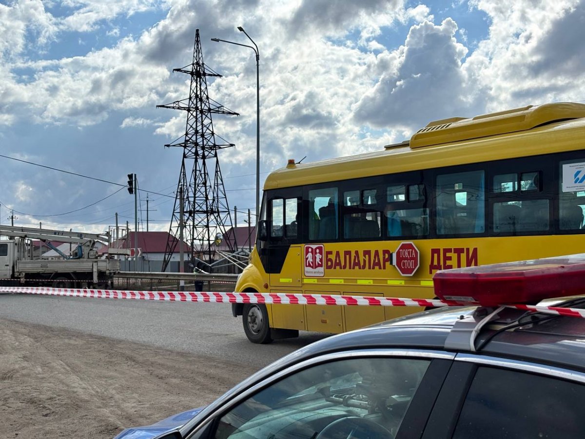 Маршрутка протаранила школьный автобус в ЗКО