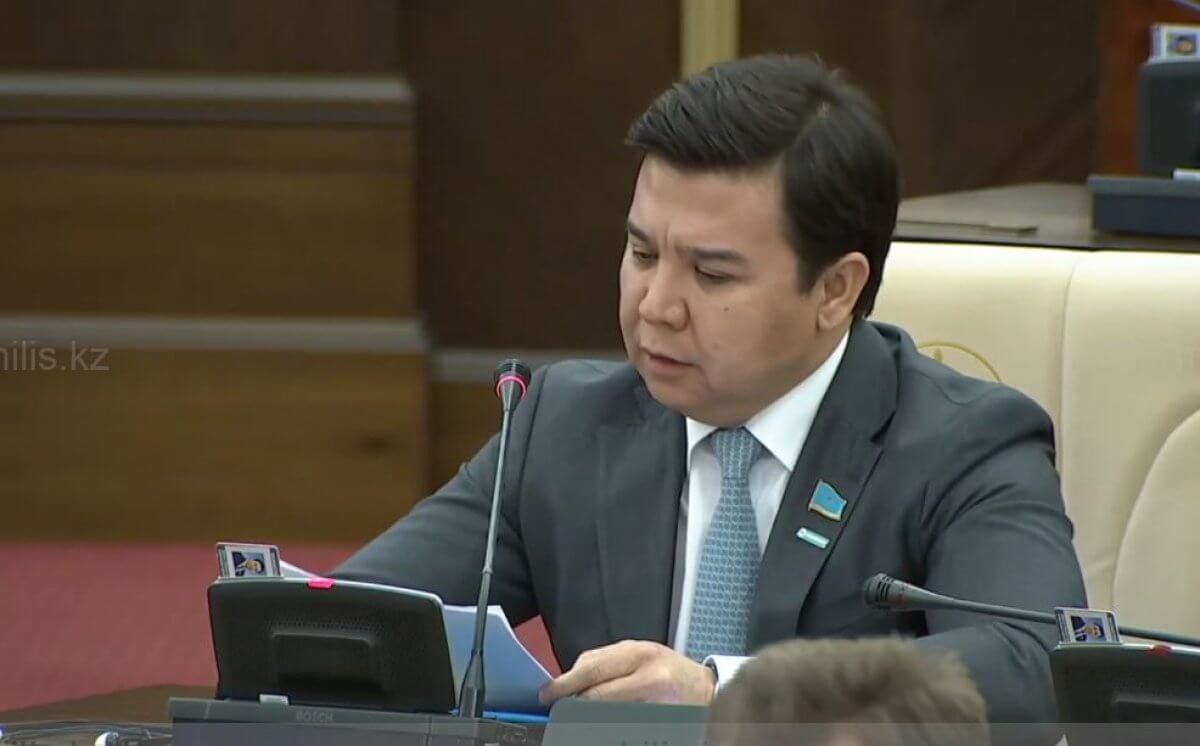 Налоговые льготы для работников сел в Казахстане предложил депутат