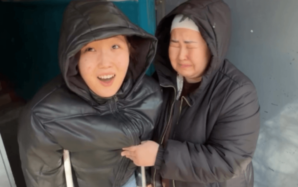 Человек в маске подарил подростку шанс на жизнь и образование (ВИДЕО)