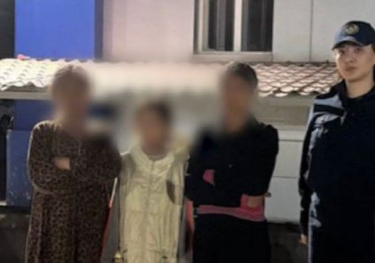 Приставали и отбирали вещи: в Алматы нашли подростков-нарушителей